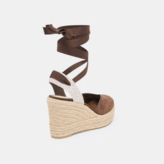 NOURA WEDGES DK BROWN SUEDE