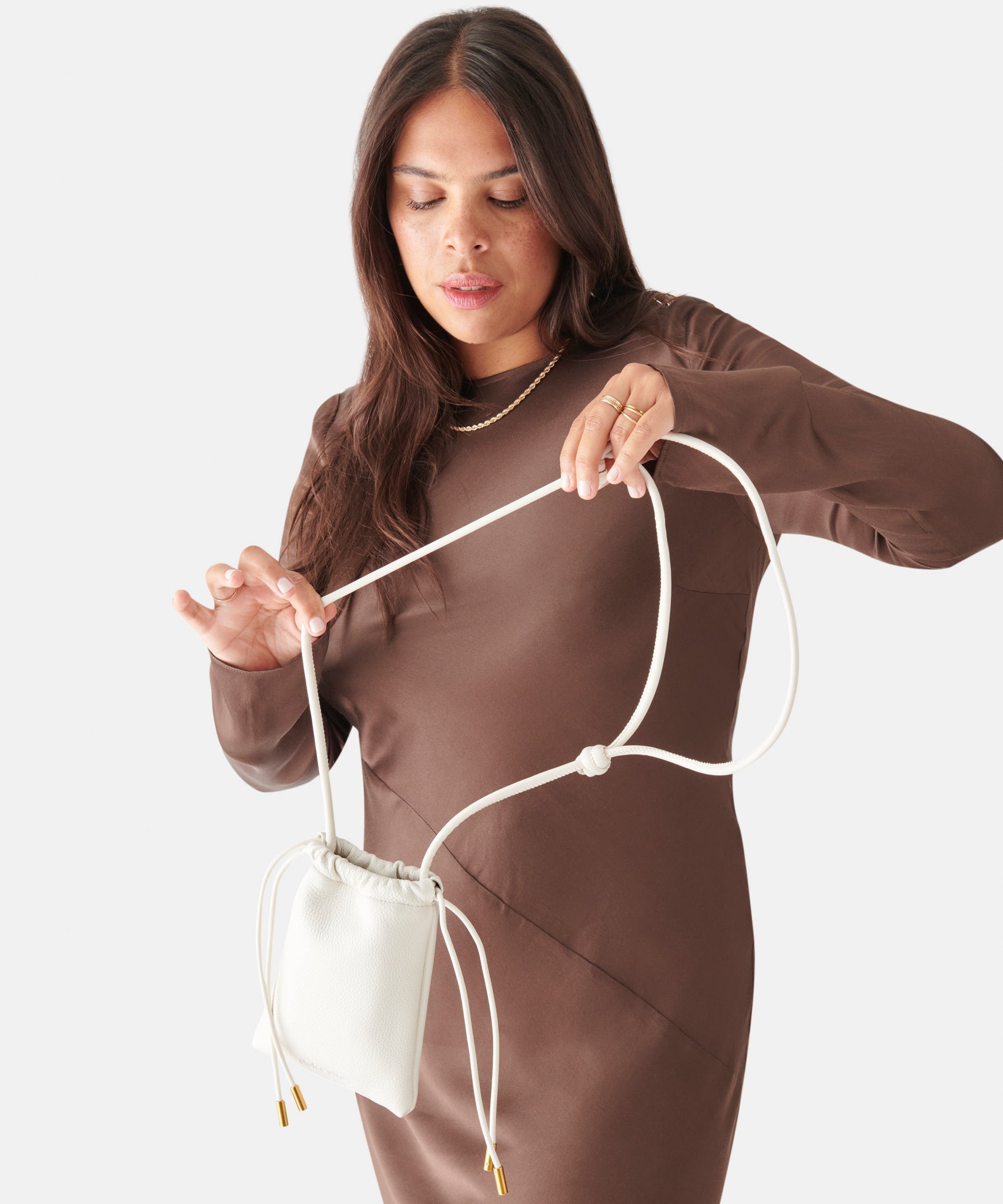 EVIE PHONE POUCH IVORY LEATHER