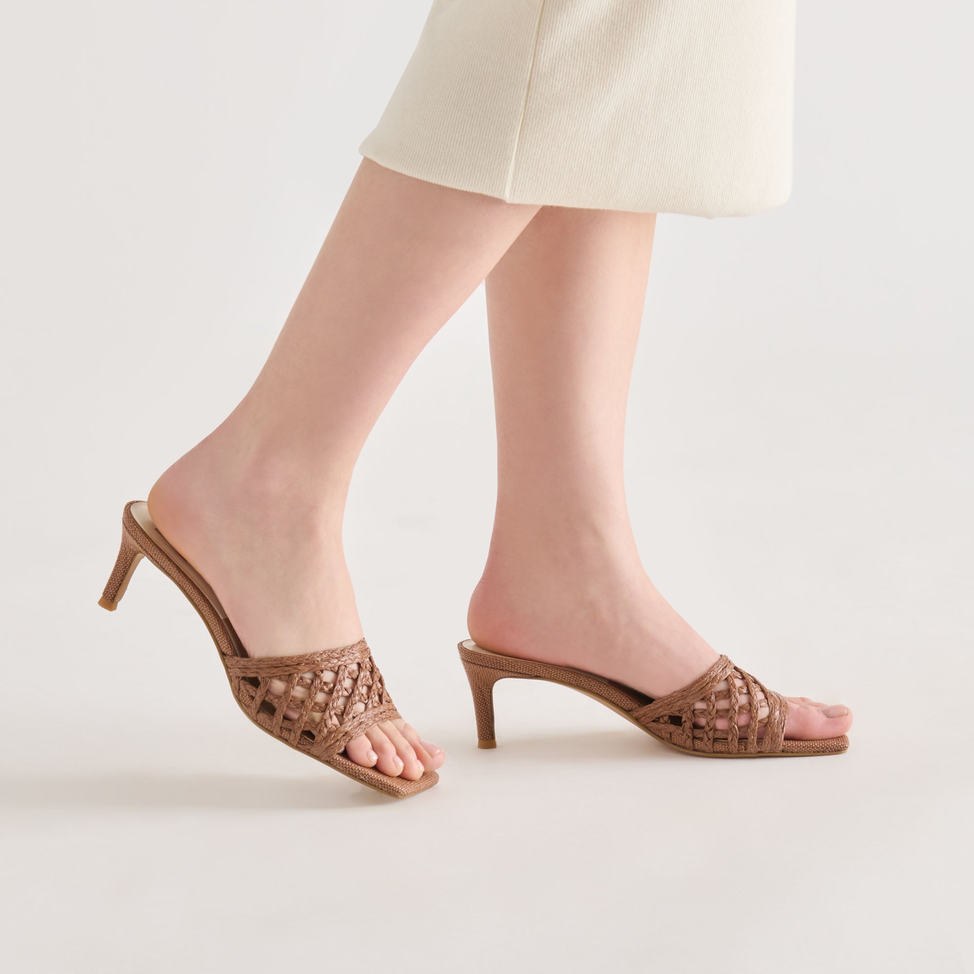BOWEN HEELS COGNAC RAFFIA